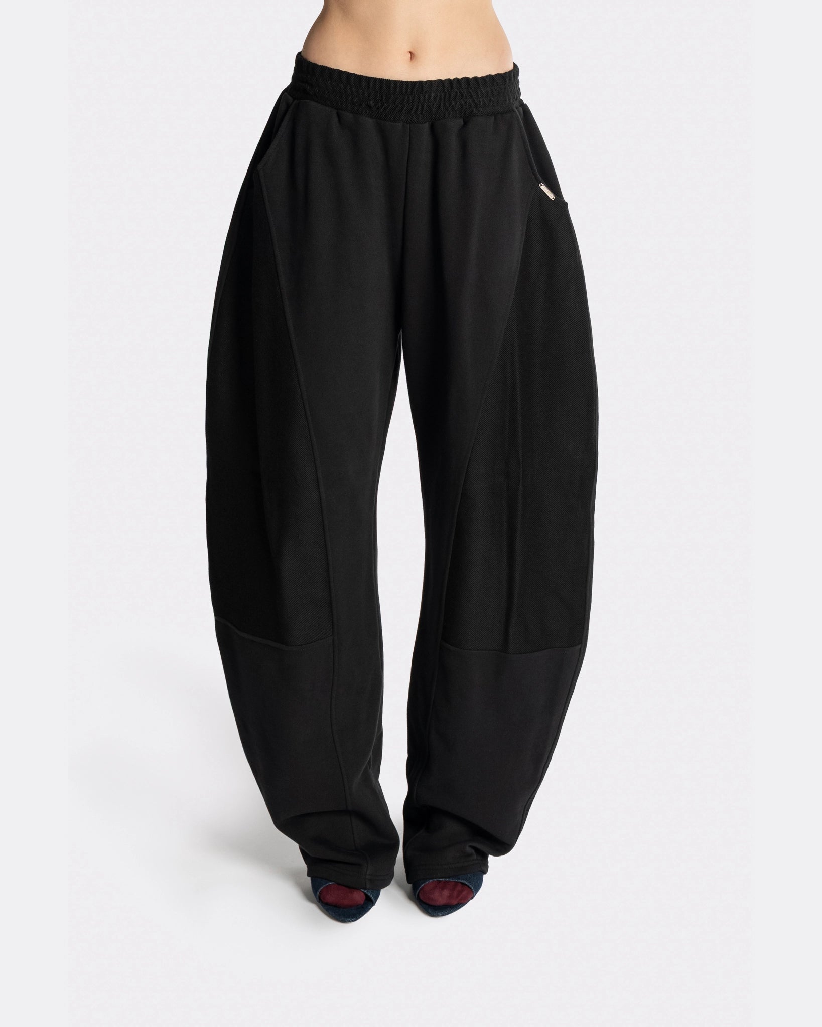 BLACK TRACKSUIT