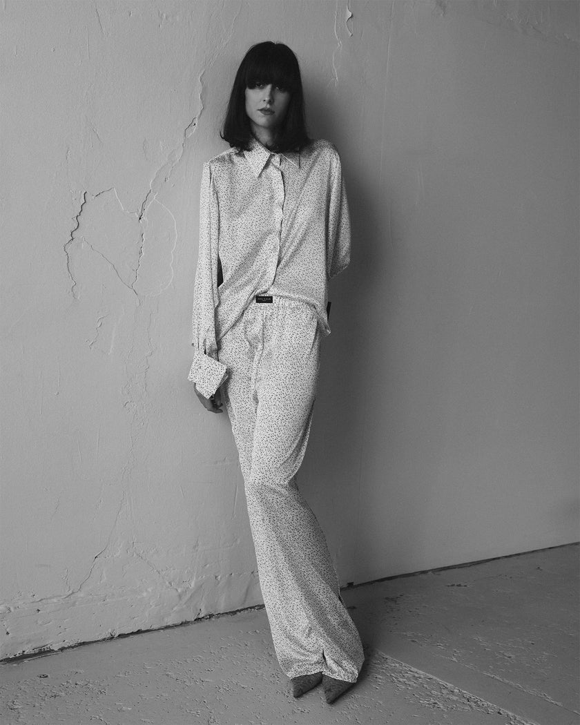 Elegant set with Nina Rajak logo