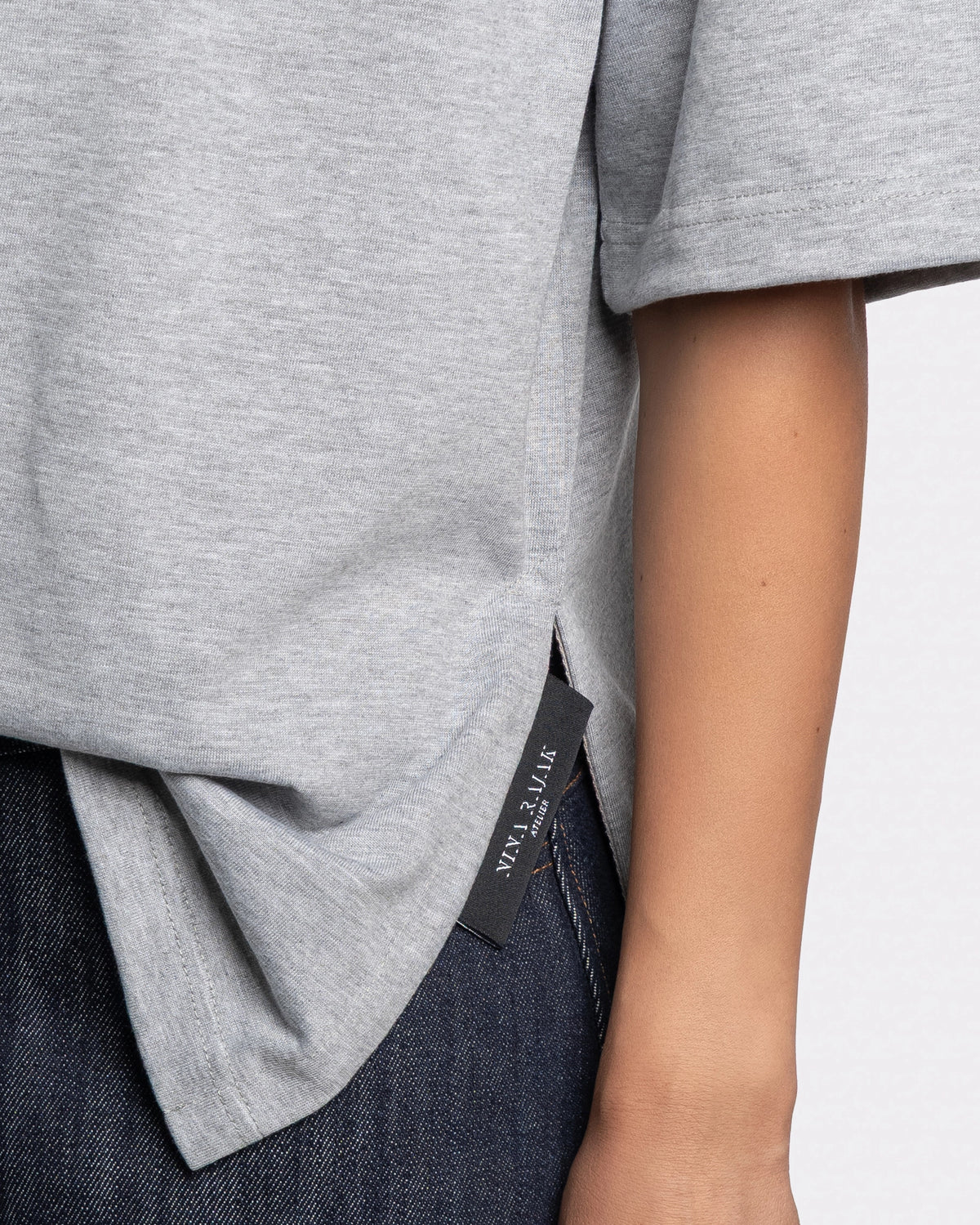 BASIC T-SHIRT