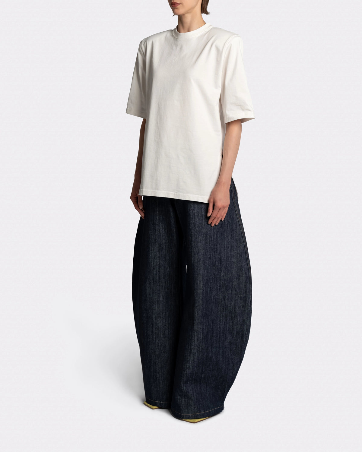 BASIC T-SHIRT