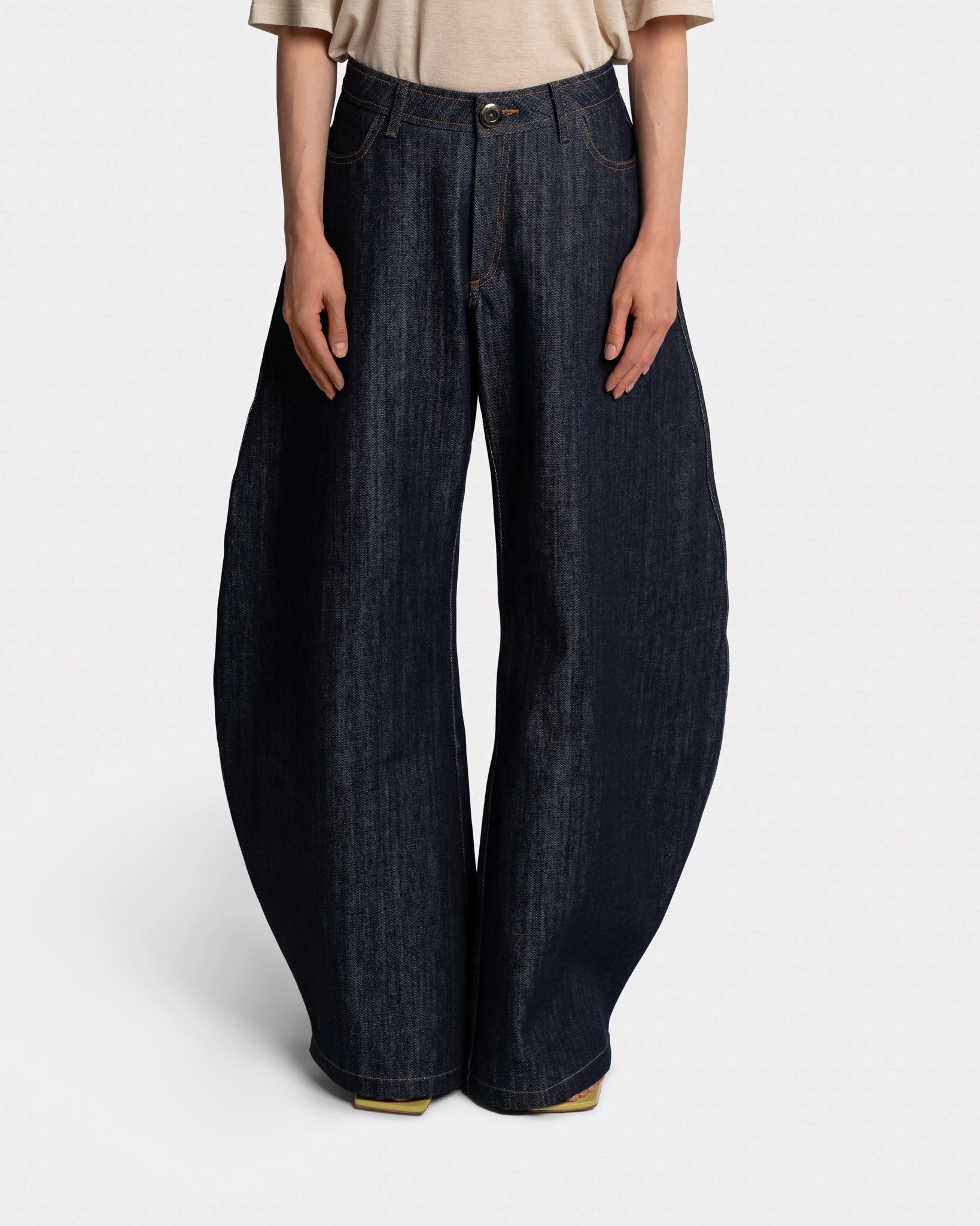 ROUND LEG / WIDE DENIM