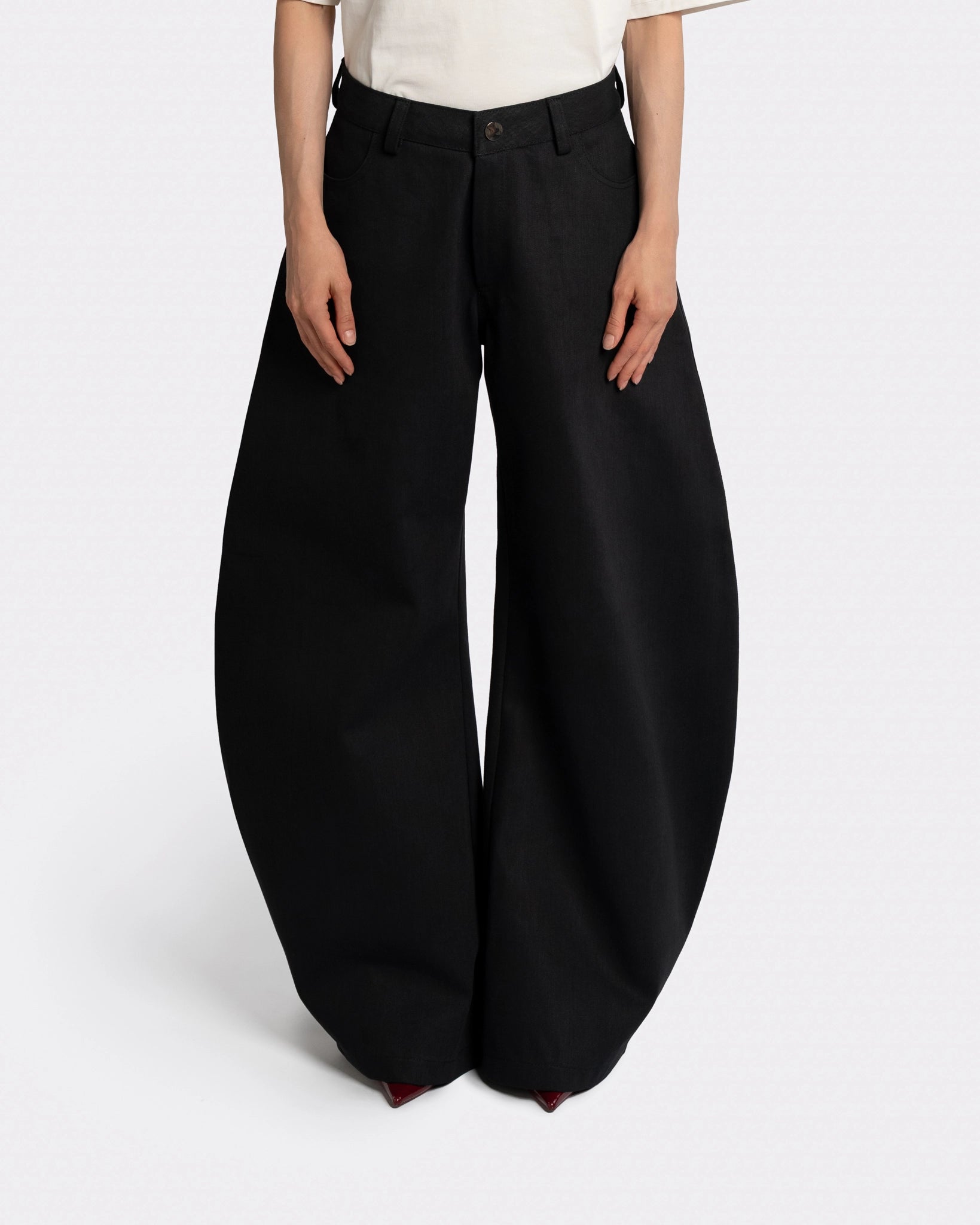 ROUND LEG / WIDE BLACK