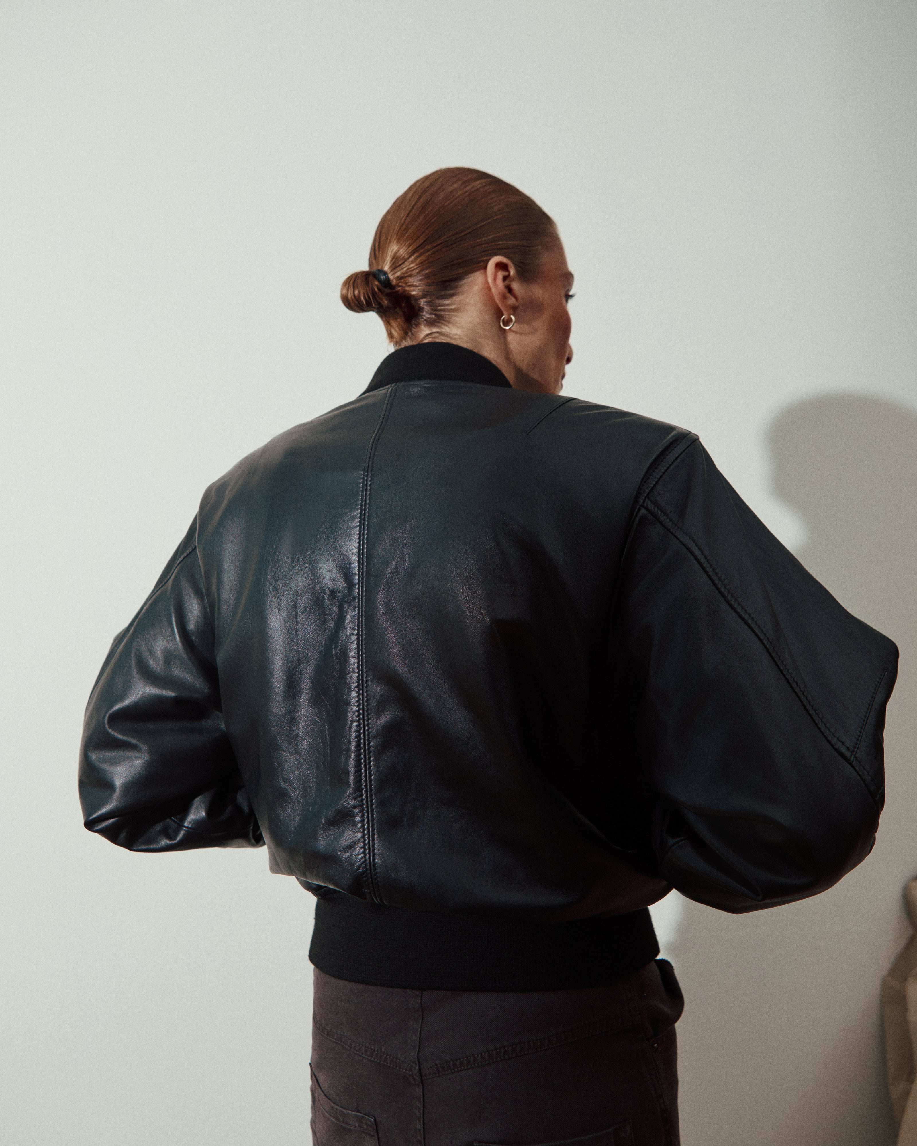 BIG SHOULDERS BOMBER