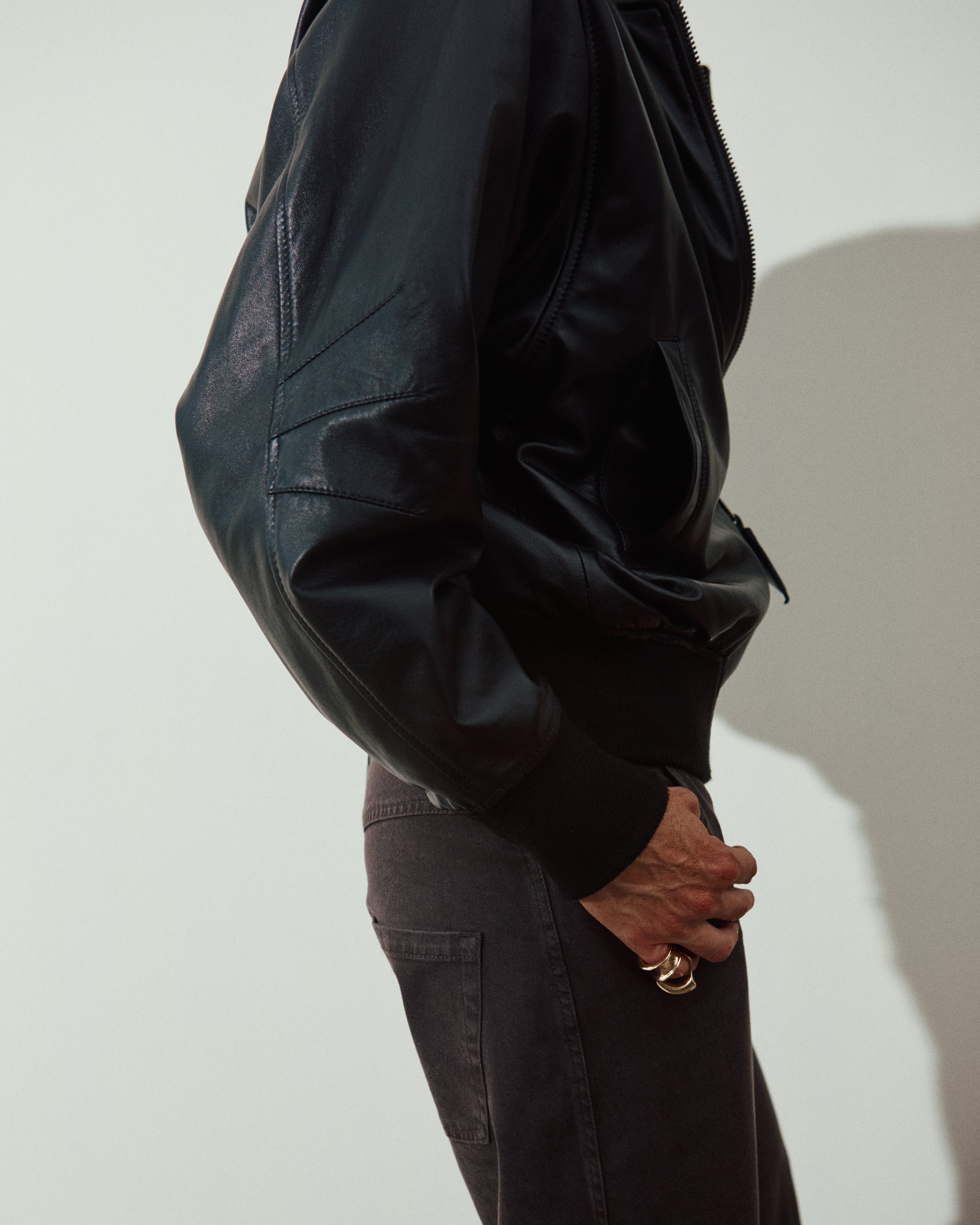 BIG SHOULDERS BOMBER