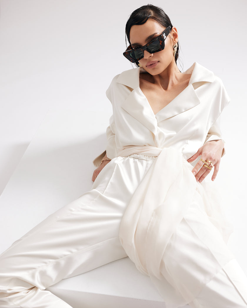 Modern jumpsuit with belt