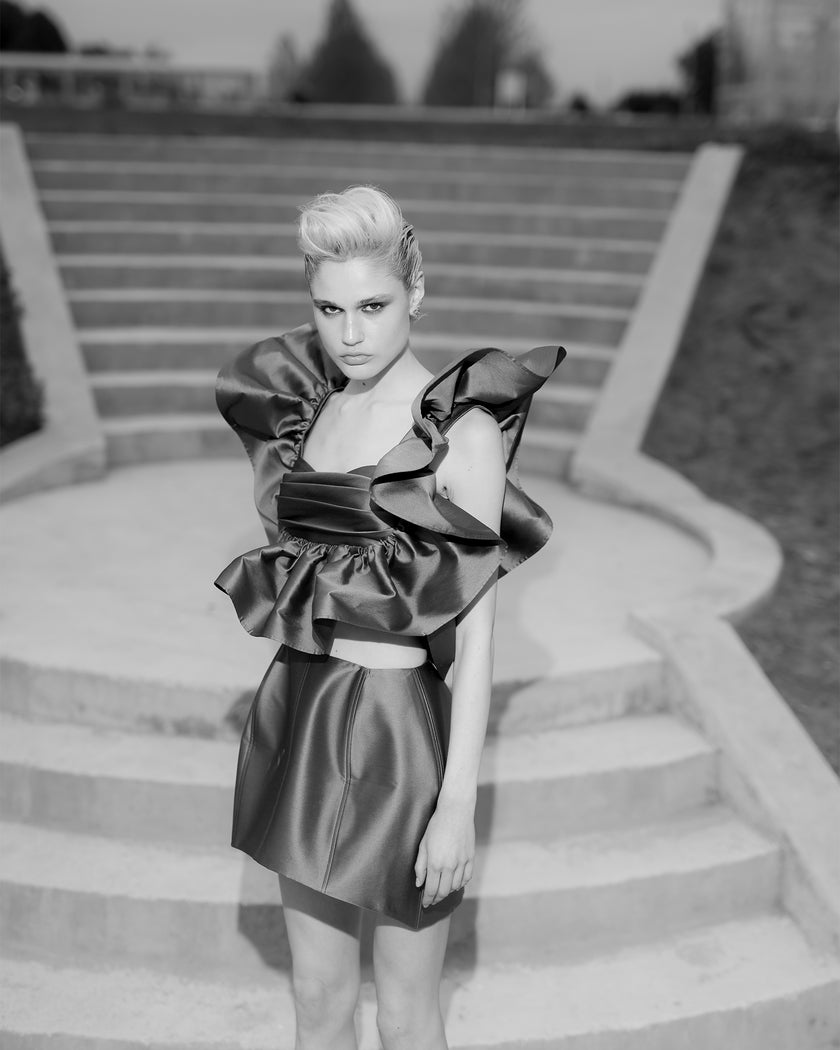 Statement two-piece blue set with a ruffle