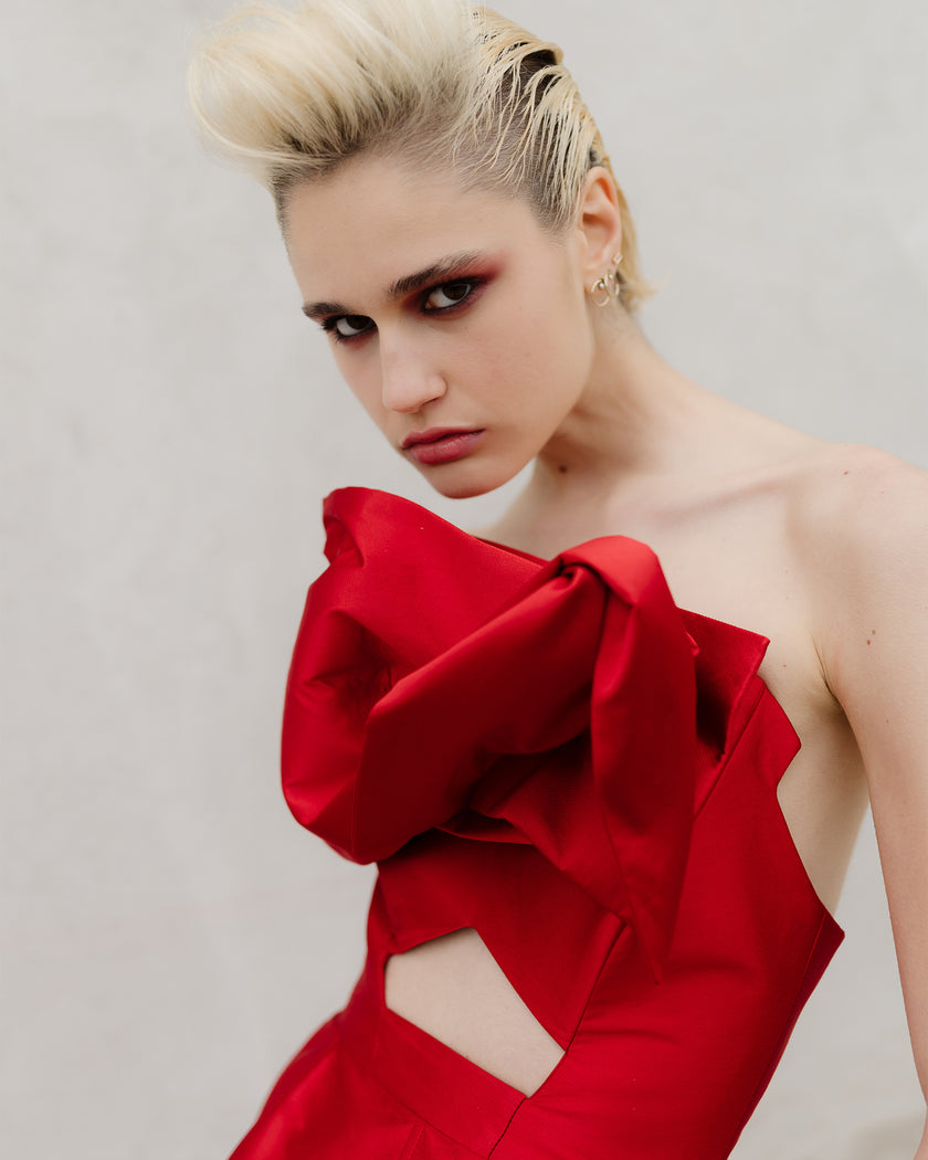 Statement short puff dress with a slit