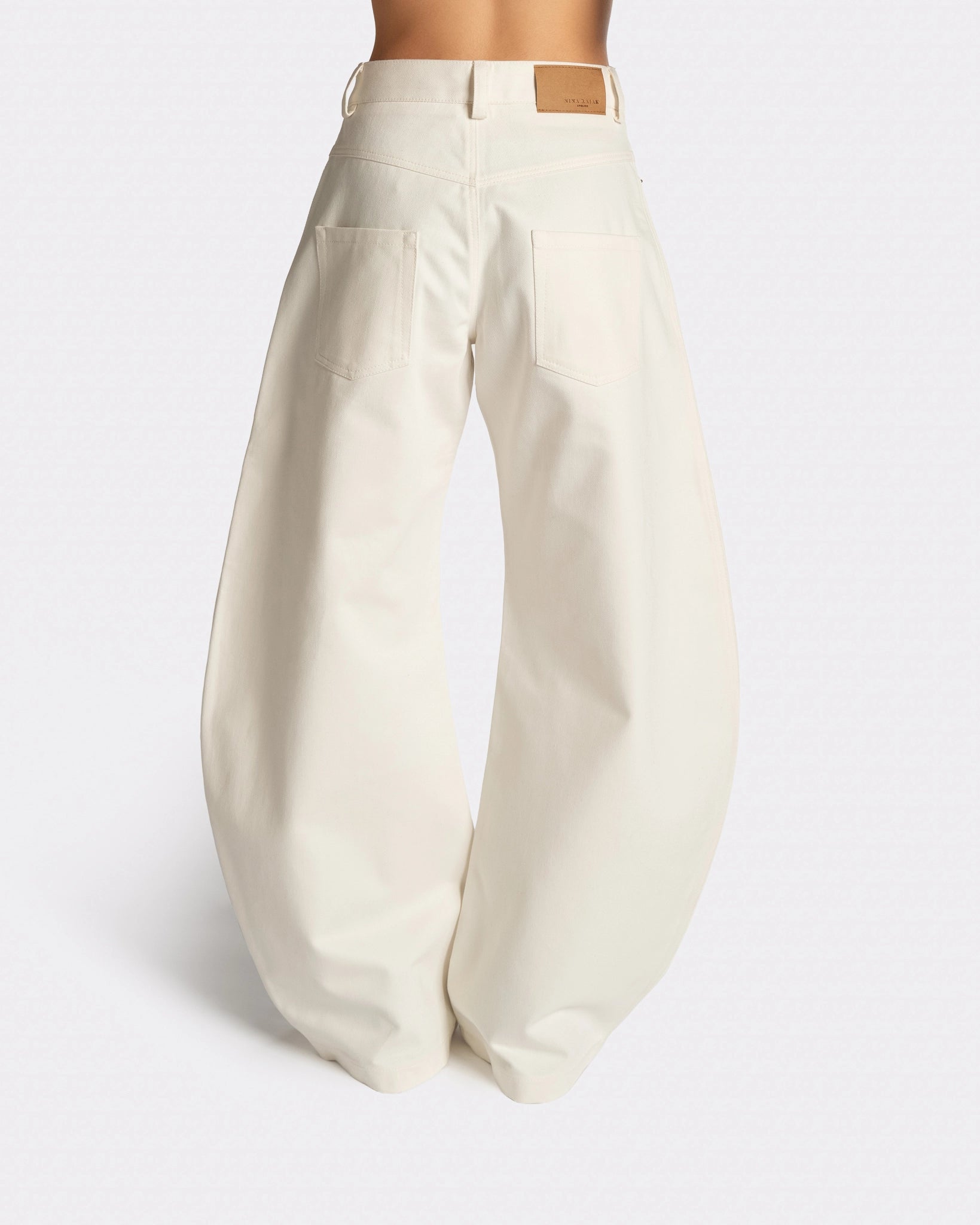 ROUND LEG / WIDE WHITE