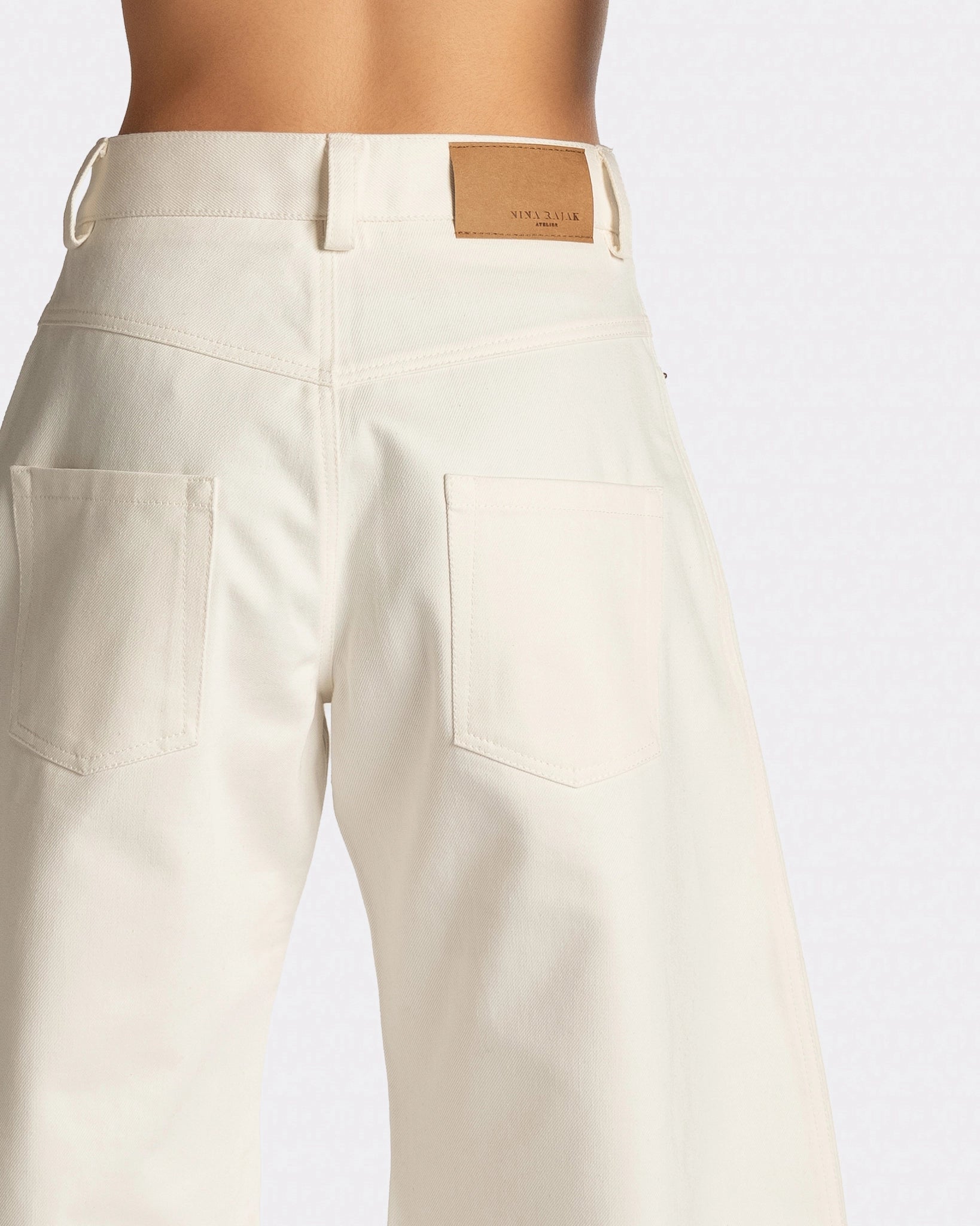 ROUND LEG / WIDE WHITE