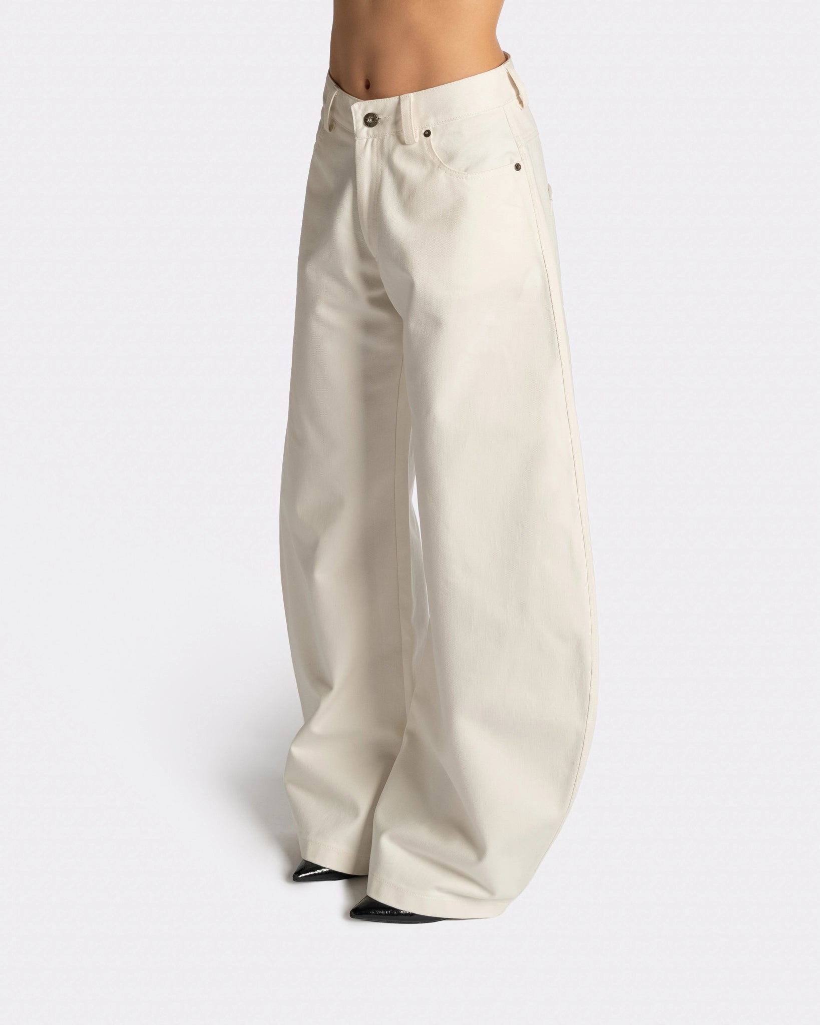 ROUND LEG / WIDE WHITE